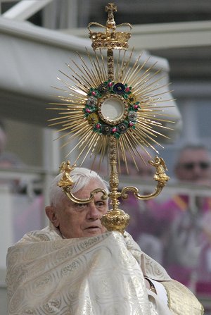 Papież Benedykt XVI z Najświętszym Sakramentem, Częstochowa
